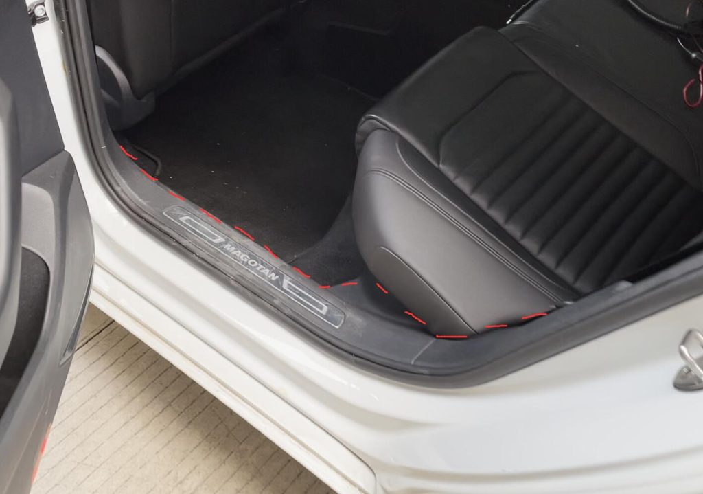 BSD Wiring hide under the seat