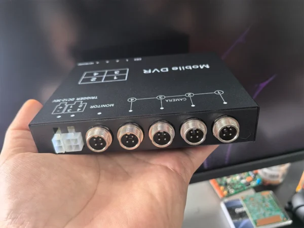 8-36V 4Pin Car Video Splitter 4 Channel Car Camera Control Box Quad Multiplexer - Image 4