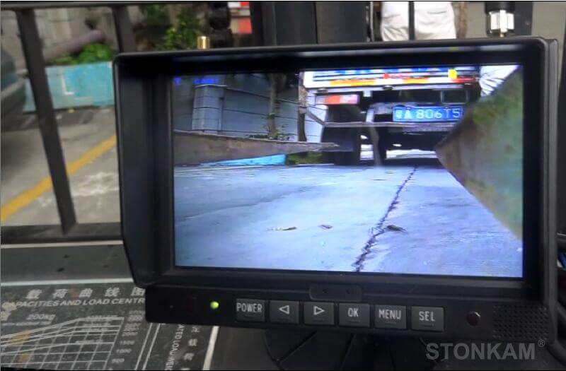Wireless camera surprises forklift drivers with easy vision